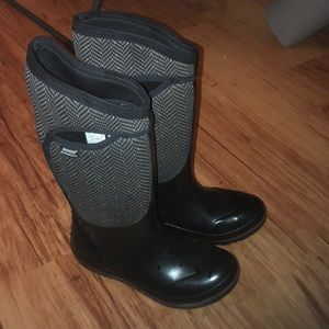 BOGS WATERPROOF BOOTS sz 7